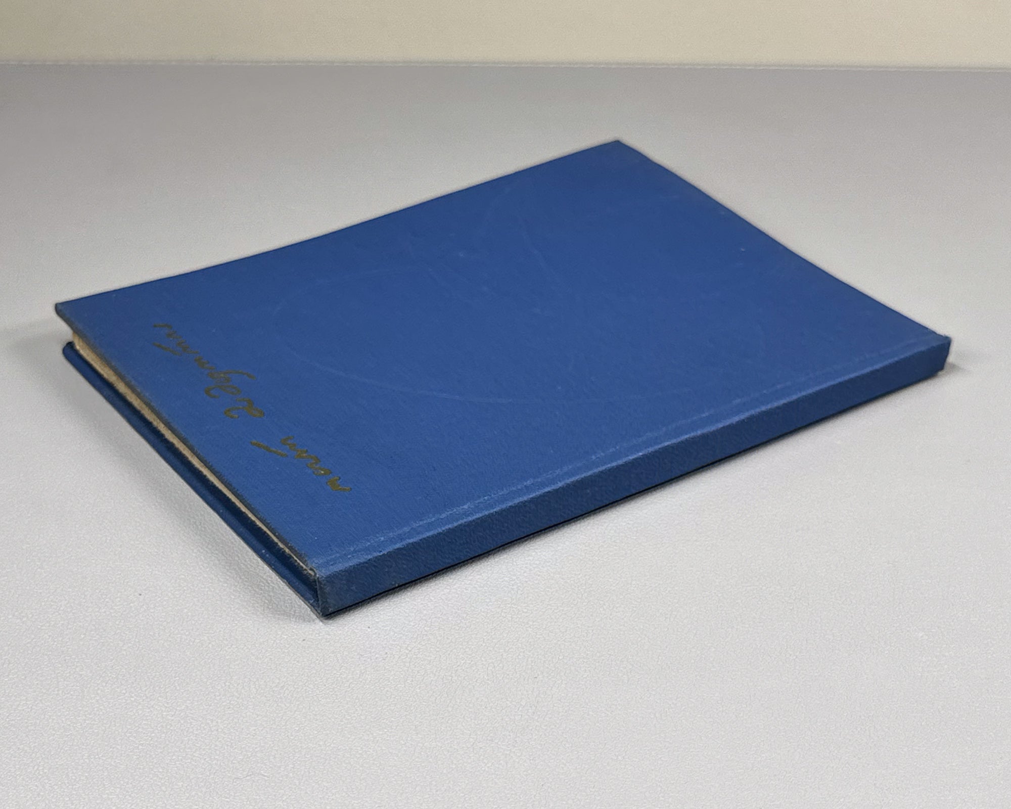 [Signed] Mamporia, Otar. Poems (Leksebi). First edition, 1960. In Georgian.