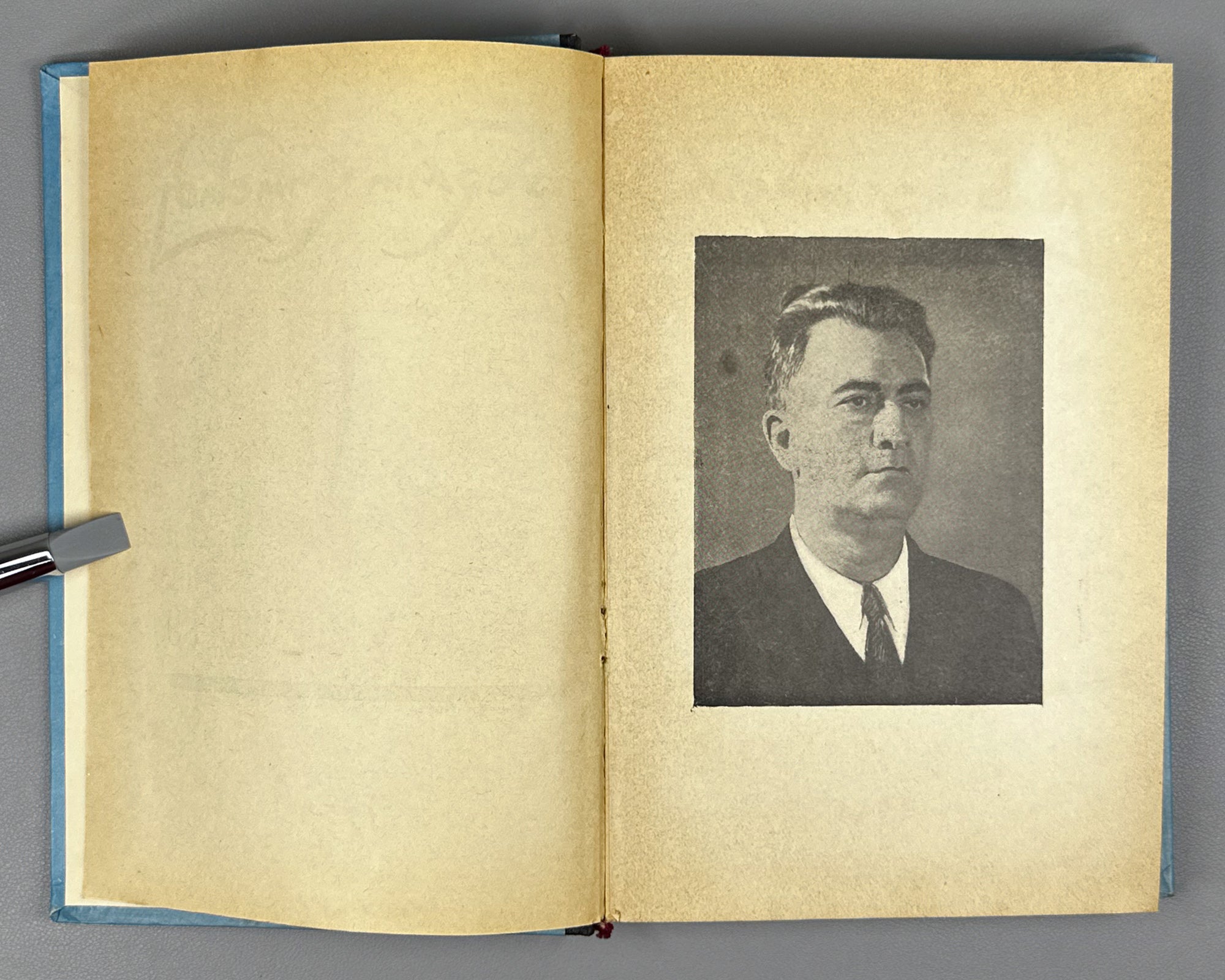 [Signed] Lomidze, Andro. On Sea and on Land: Novellas (Zghvasa da khmeletze). 1958. In Georgian.