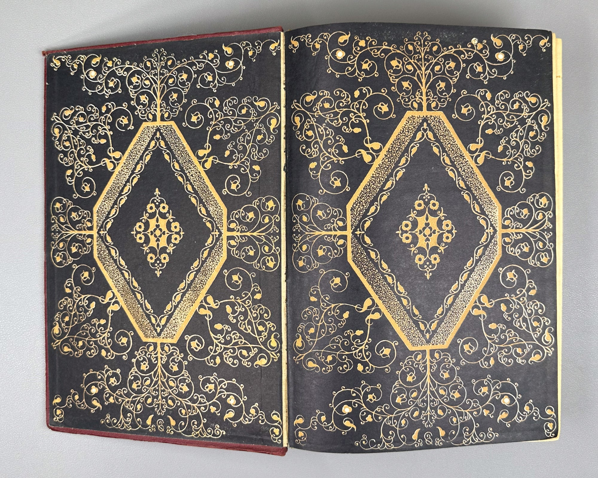 Tsereteli, Akaki. Works : Complete Collection in Seven Volumes (Tkhzulebani). Volumes I-IV of 7. 1940-1948. In Georgian