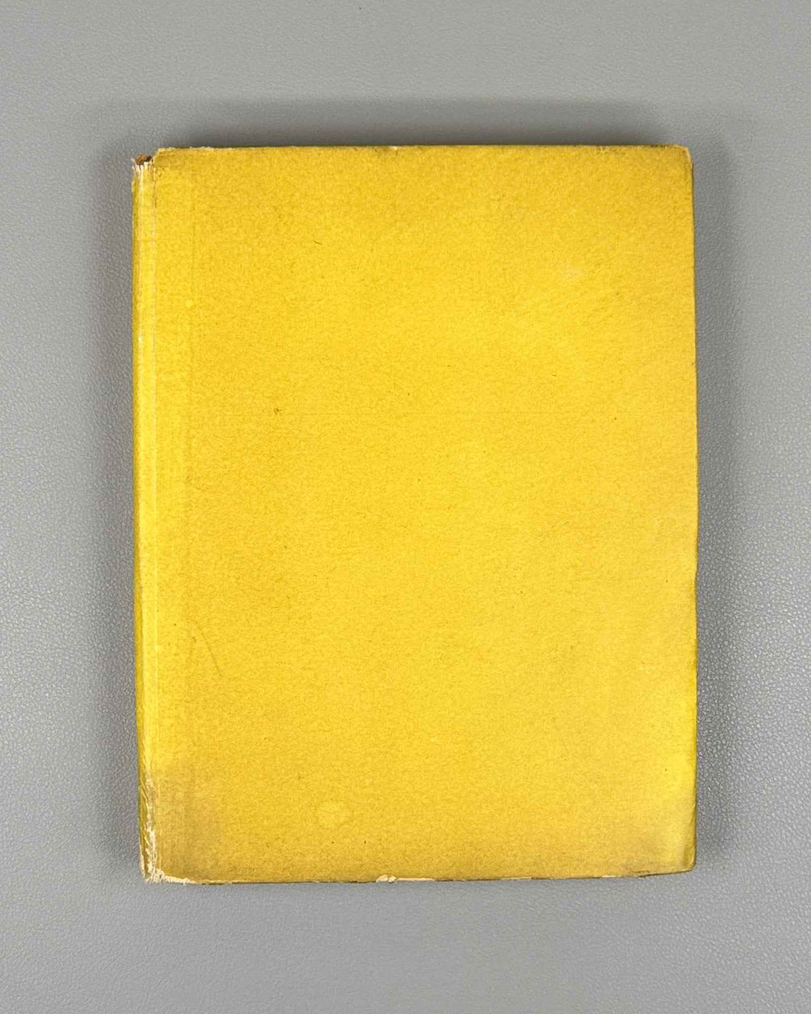 [First complete edition.] Ilf, I., Petrov, E. How Robinson Was Created (Kak sozdavalsya Robinzon). Illustrated by Vl. Kozlinsky, 1933. In Russian.