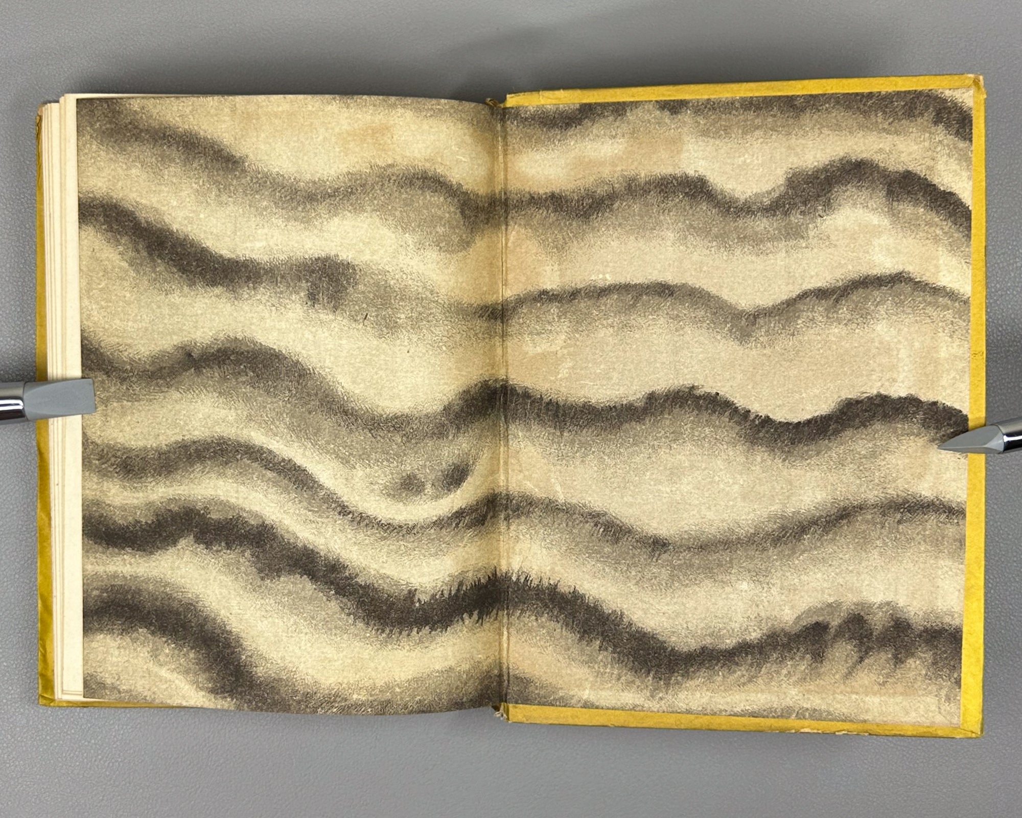 [First complete edition.] Ilf, I., Petrov, E. How Robinson Was Created (Kak sozdavalsya Robinzon). Illustrated by Vl. Kozlinsky, 1933. In Russian.
