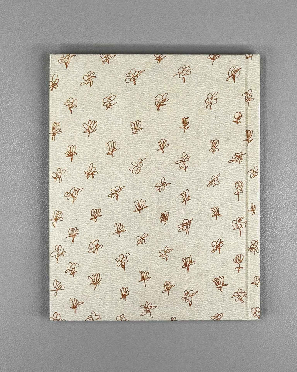 [Signed] Ilyushina, M. The Peach Tree: A Collection of Essays (Derevo persikov), 2018. In Russian.